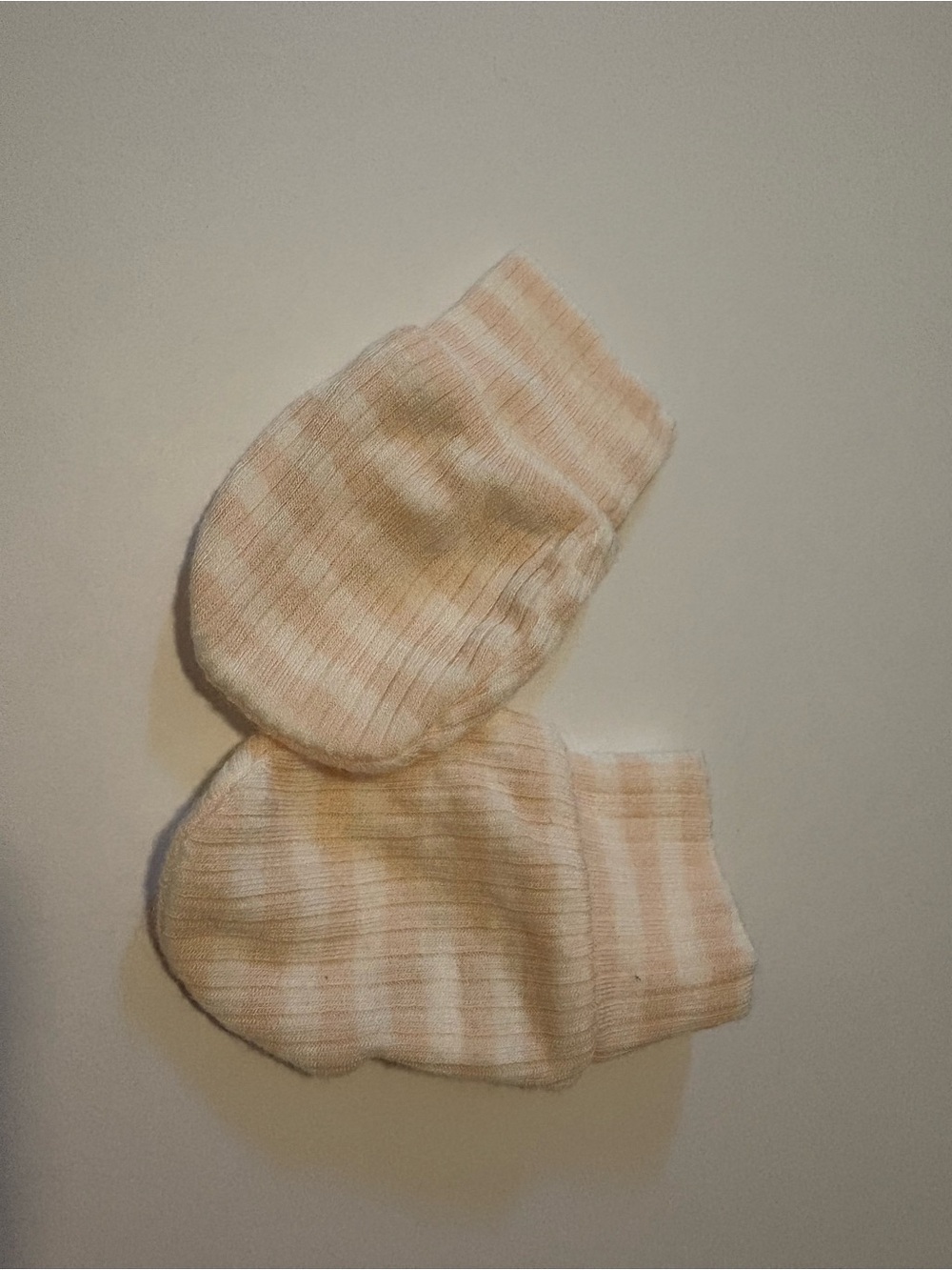 Lou Lou & Company Infant Mittens - ribbed stripe capri Soft Pink & White